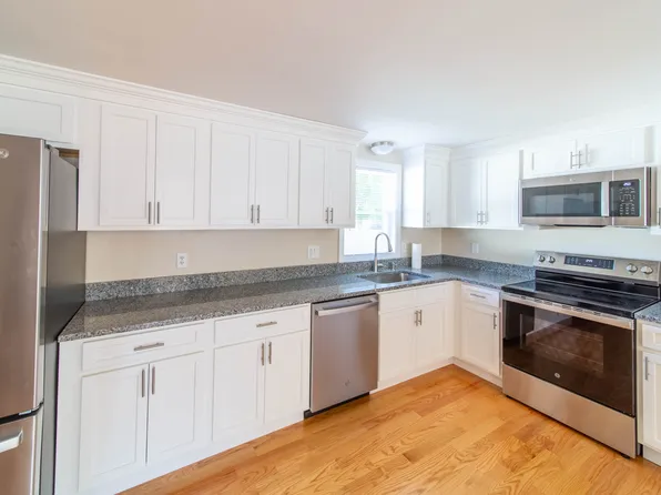 147 Asylum Rd, Warwick, RI 02886