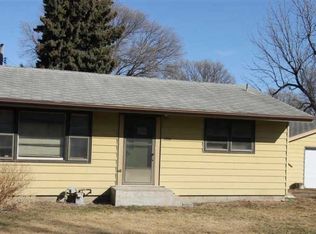 3208 N Lewis Ave, Sioux Falls, SD 57104