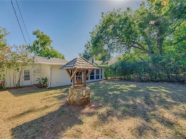 4713 N Harvey Pkwy — Photo 27