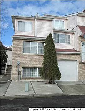 1st image of 14 Meadow Ln