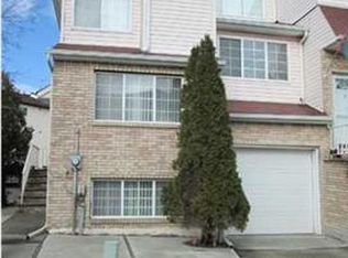 14 Meadow Ln, Staten Island, NY 10306