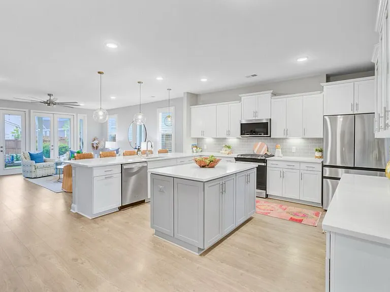 176 Midtown Ave — Photo 4