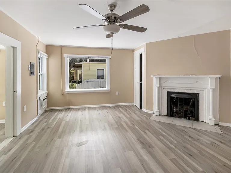 418 E Amelia Ave #A — Photo 9