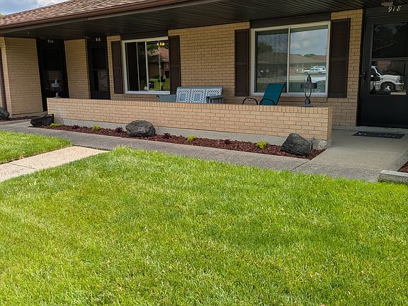 2nd image of 916 Weston Ct