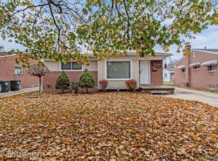 21711 Champaign St, Taylor, MI 48180