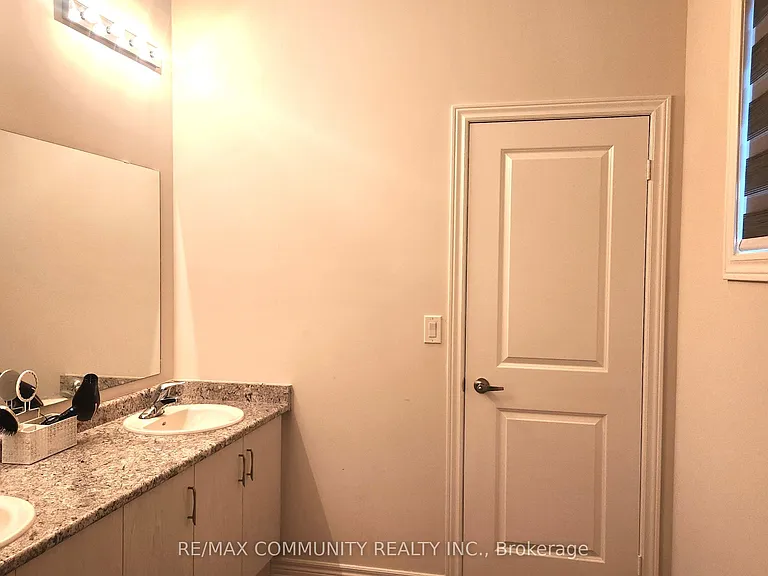 58 Catering Rd #MAIN — Photo 18