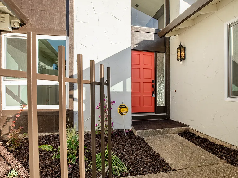 1236 Isengard Dr — Photo 4
