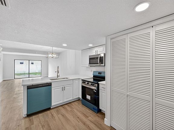 5th image of 9824 Pocono St