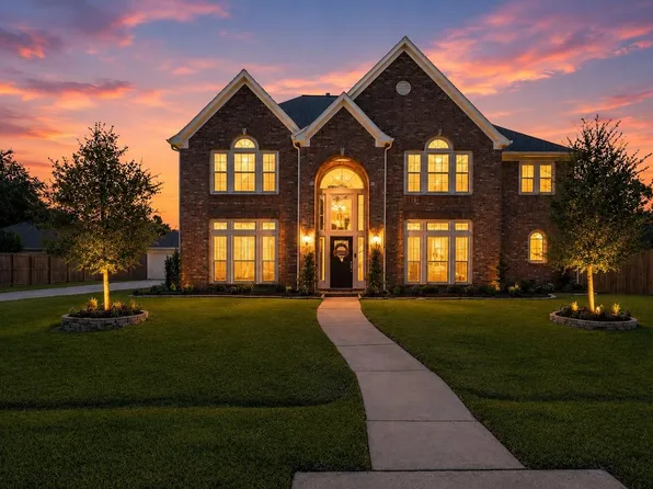 403 Trail Head St, Friendswood, TX 77546