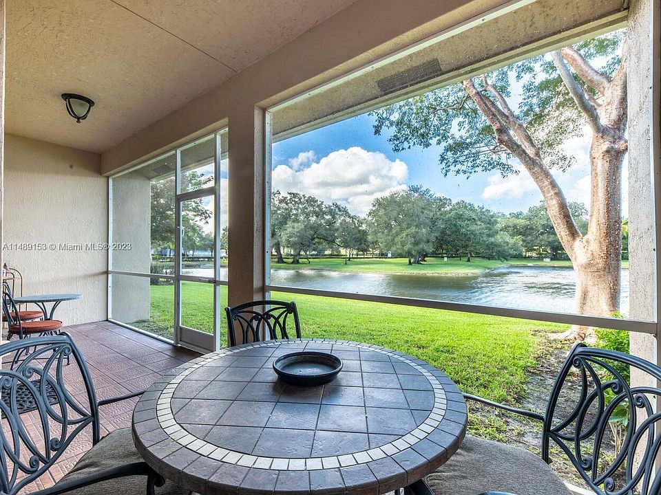 1st image of 3513 Lakeside Dr
