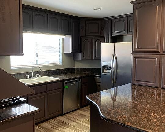 5th image of 537 N Serrano Ave #A