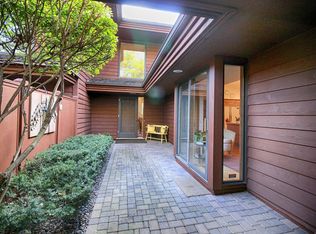 2471 Robin Oak Rdg, Minnetonka, MN 55305