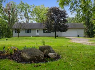 9859 Burton Hwy, Bellevue, MI 49021