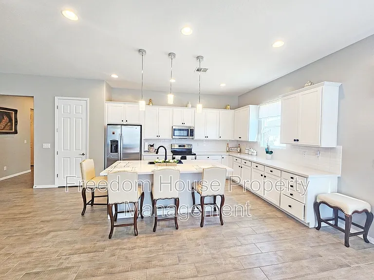 4901 Fairwood Ct — Photo 29