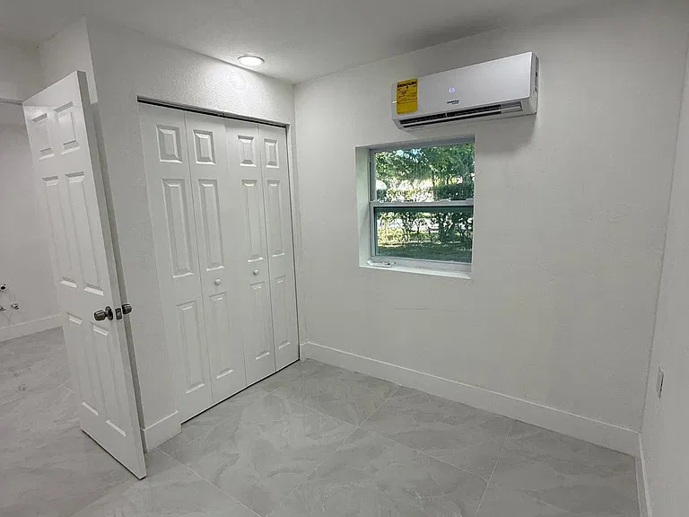 4400 SW 36th St — Photo 12