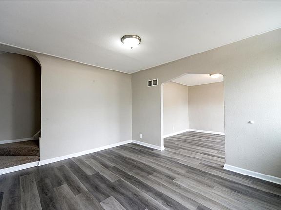 3rd image of 9717 Gentry Ave