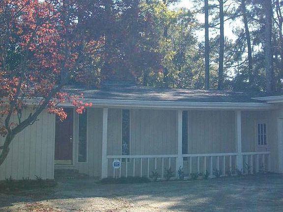 2nd image of 2263 Country Club Dr SE