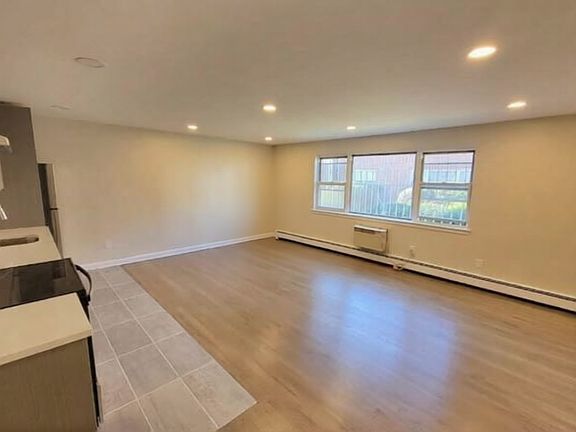 3rd image of 157 Elmwood Ave #5AB