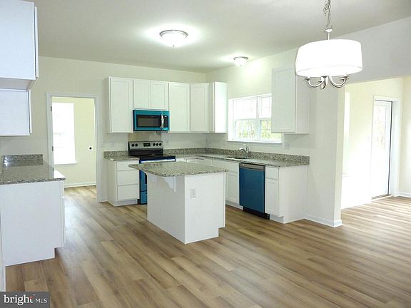 5th image of 149 Villa Dr