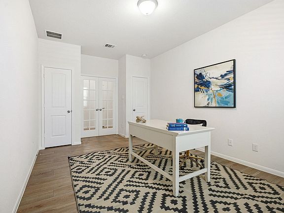 5th image of 2717 Bisbee Rd
