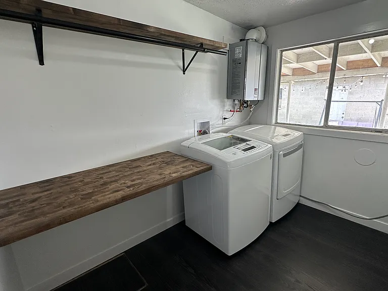 3335 S 1940 W — Photo 4