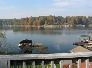 6886 Locke Dr, Sherrills Ford, NC 28673
