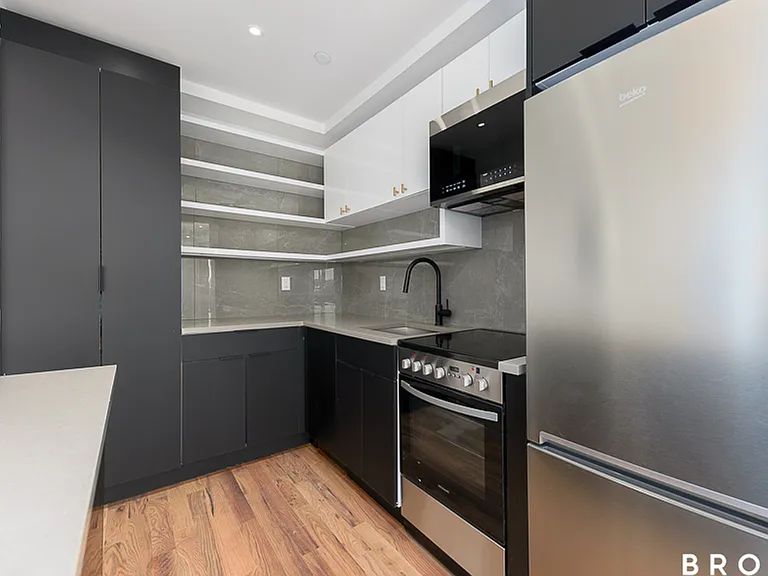 986 Rogers Ave #3C — Photo 8