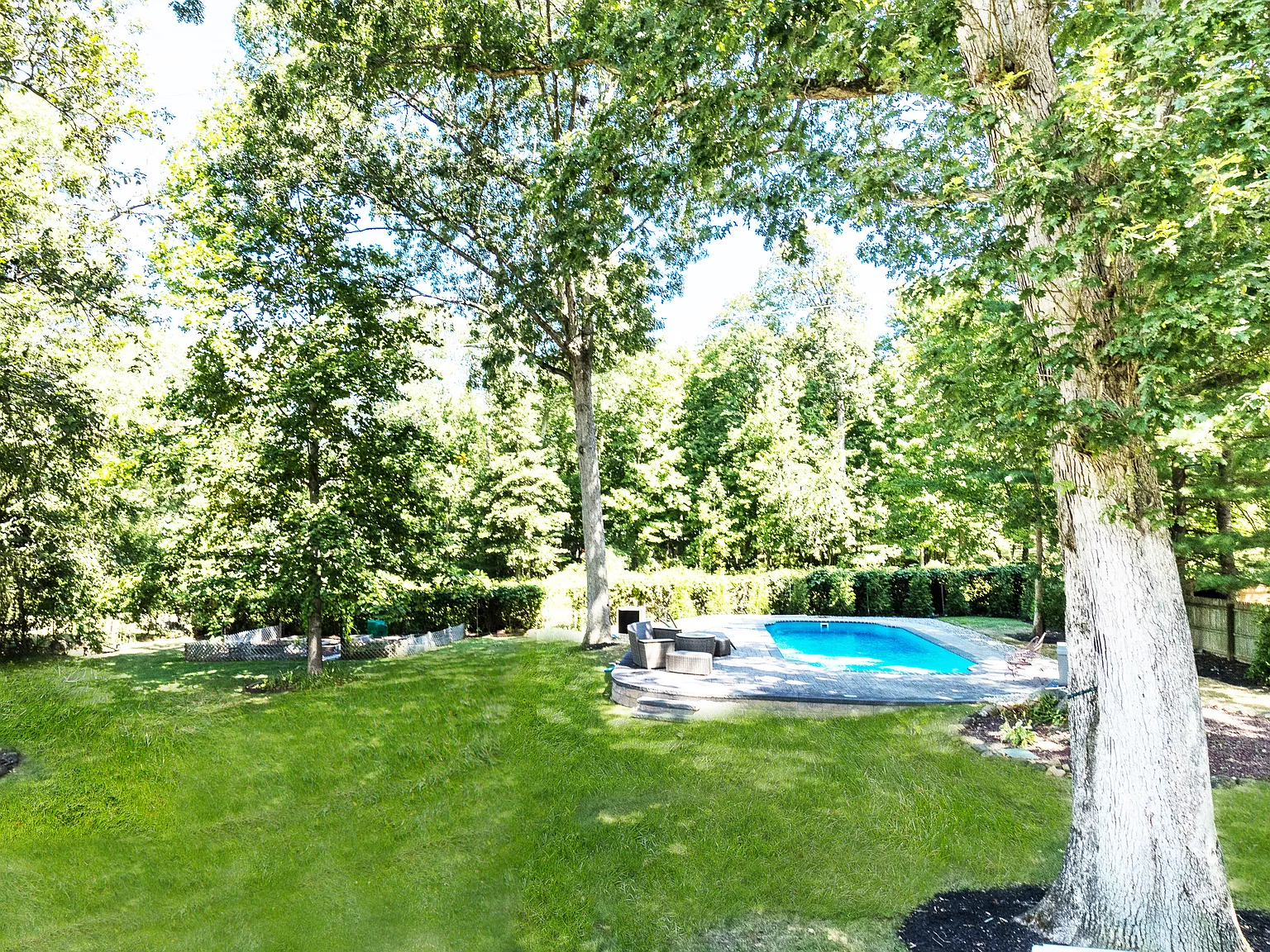 4 bed, 2.5 bath, 2400 sqft, $6,000 — Photo 3