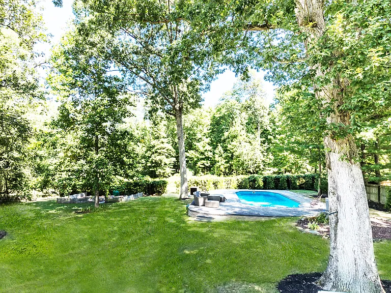 58 West Dr — Photo 3