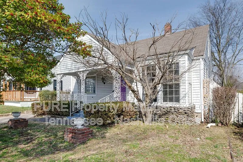 3 bed, 1.0 bath, 1929 sqft, $2,050 — Photo 2