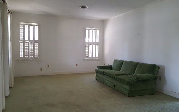 3rd image of 1906 College Ave