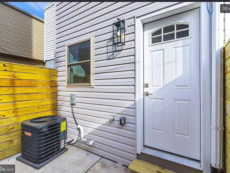 2222 E Albert St — Photo 31