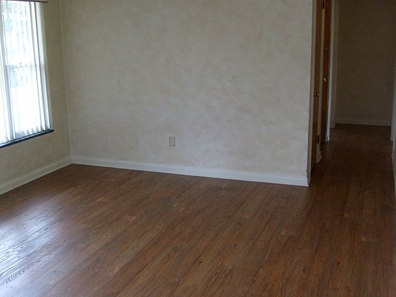 3rd image of 1745 Speice Ave