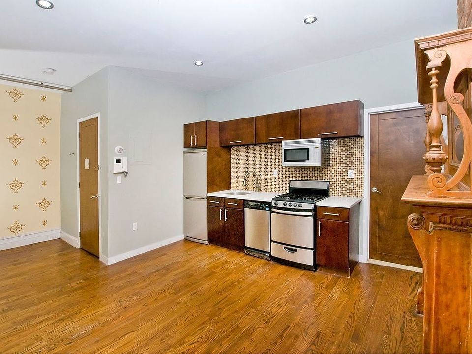 1st image of 130 New York Ave APT 7A