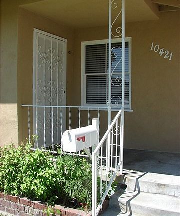 3rd image of 10421 Memphis Ave
