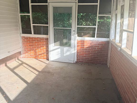 2nd image of 435 W Broad St