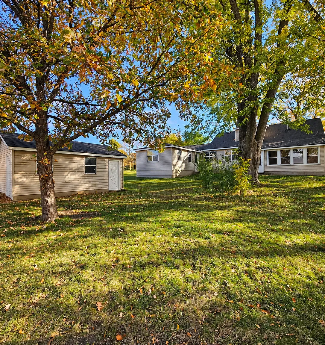 4 bed, 1.5 bath, 1961 sqft, $1,995 — Photo 2