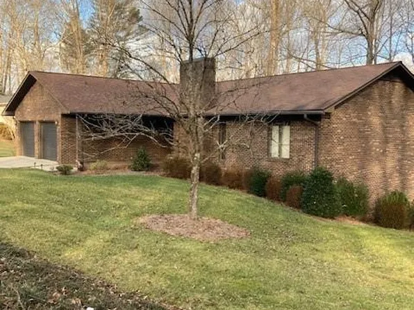 110 Forest Dr, Wilkesboro, NC 28697