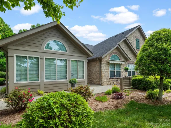 34 Summerfield Pl, Flat Rock, NC 28731