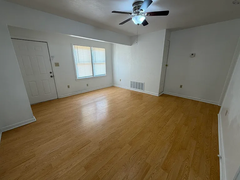 2841 Featherston Ave — Photo 3