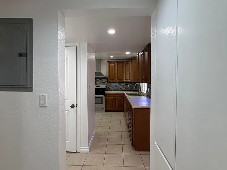 453 Ivy St — Photo 61