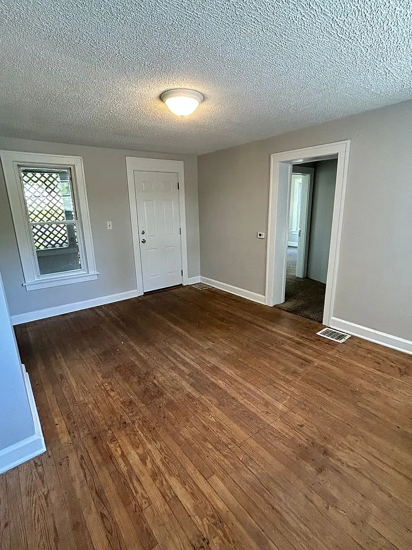Building Photo - 457 Woodland Ave
