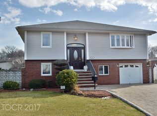 20 Baker Ct, Little Ferry, NJ 07643