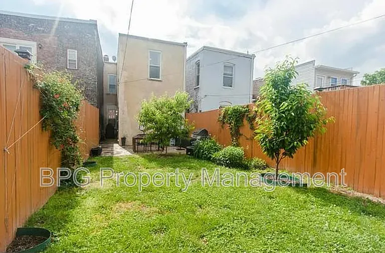 1027 7th St NE — Photo 4