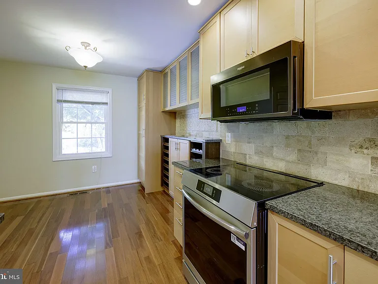 7518 Westlake Ter #32 — Photo 20