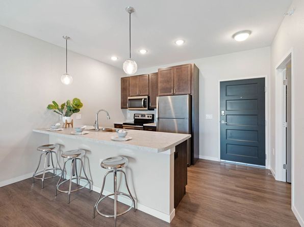 2121 S Silverthorne Ave #312