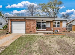 8020 E Gilbert St, Wichita, KS 67207