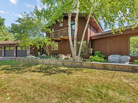 4th image of 391 Beech Hill Road