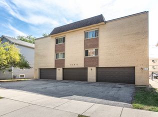 1363 Perry St APT 1B, Des Plaines, IL 60016