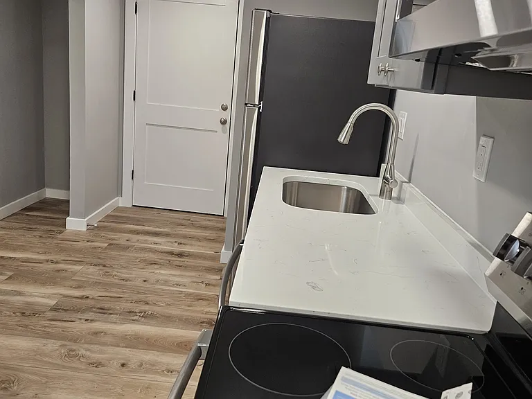32 Irving St #B — Photo 4